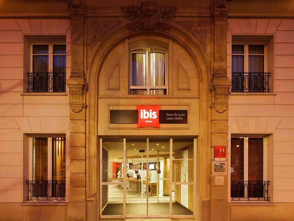 Ibis Paris Gare De Lyon Ledru Rollin Hotel Exterior foto